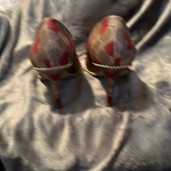 Coach shoes with red hearts 9 1/2 3 inches - Picture 3 of 6